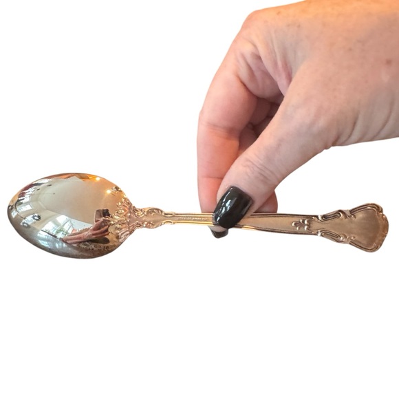 Gorham Chantilly Sterling Silver Oval Place Soup Spoon - Picture 5 of 5
